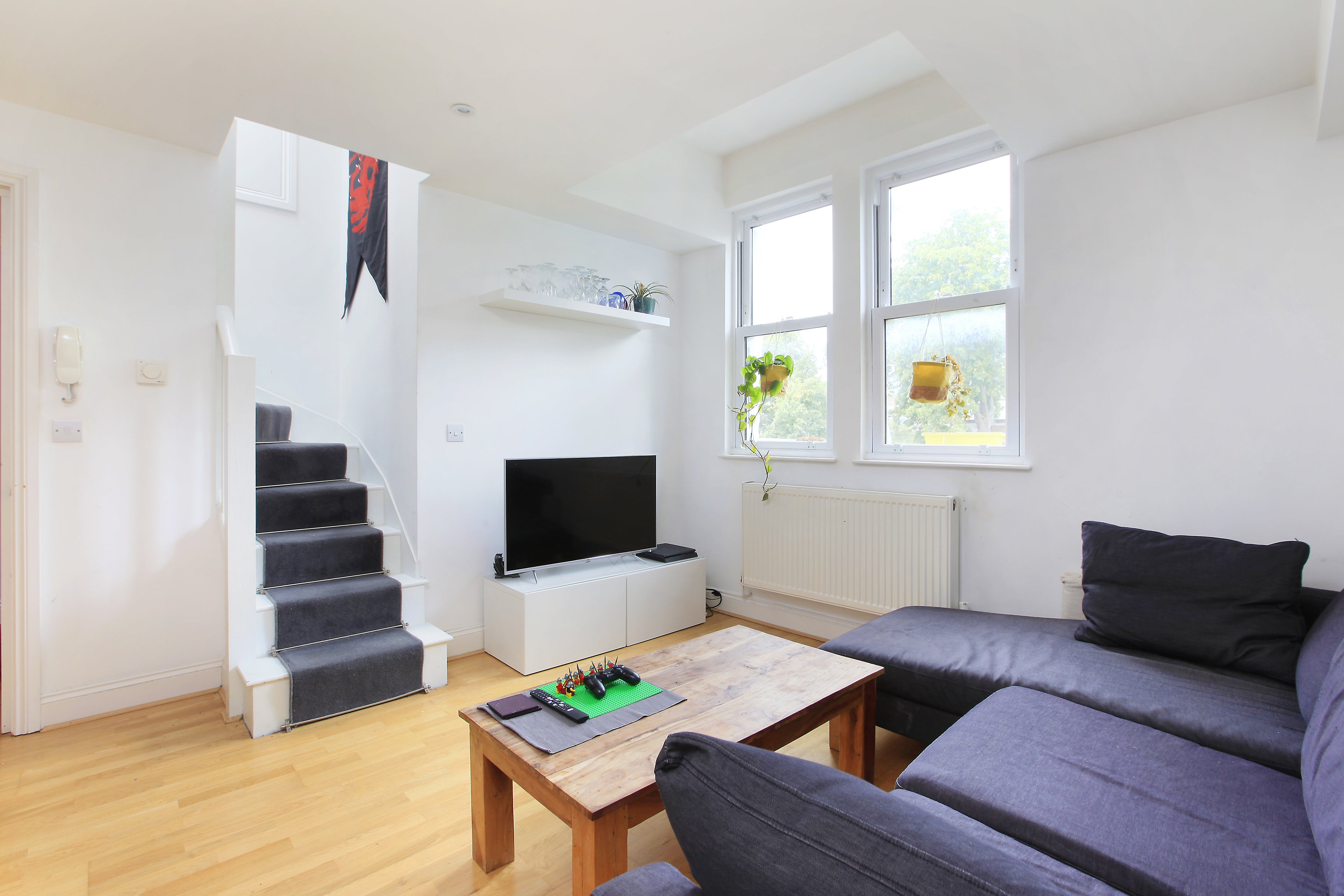 Flat Poynders Road in Greater London