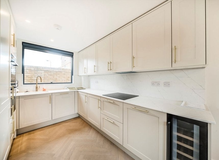 House Bryanston Close in Greater London