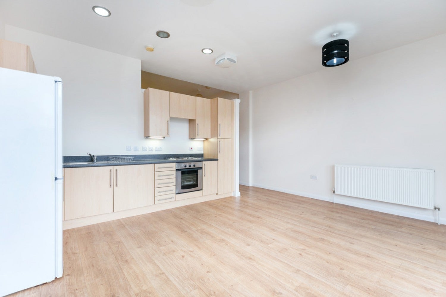 Flat Multi Way in Greater London
