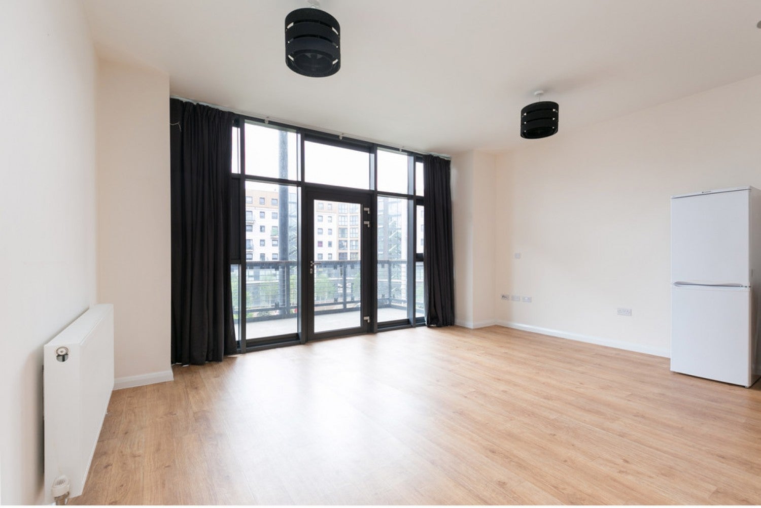 Flat Multi Way in Greater London