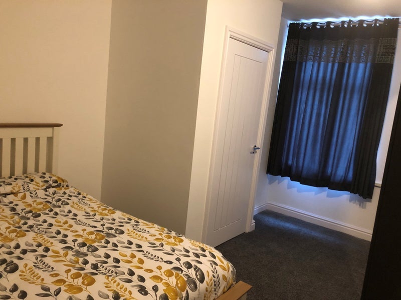 Room Middleton Road in Leeds