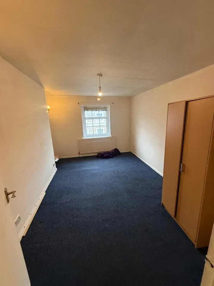 Flat Harmer Street in Gravesham