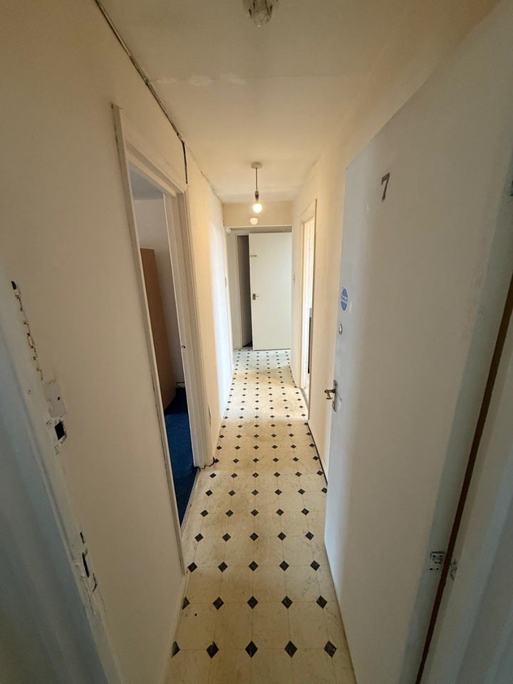 Flat Harmer Street in Gravesham