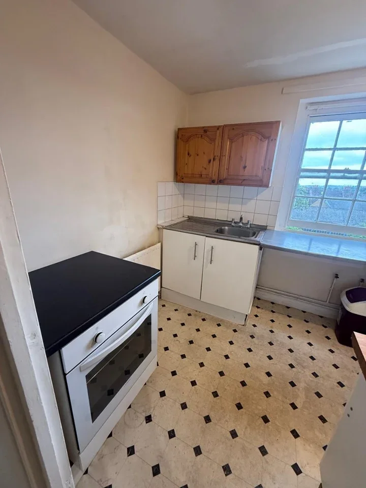 Flat Harmer Street in Gravesham