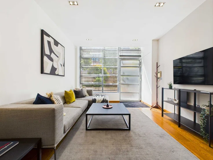 Flat Bayham Street in Greater London