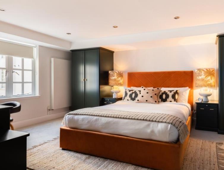Flat Great Titchfield Street in City of Westminster
