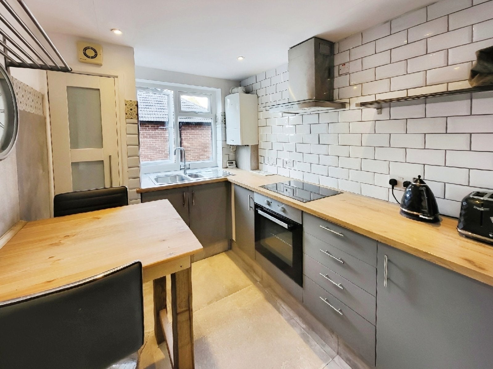Flat Ashton Lane in Trafford