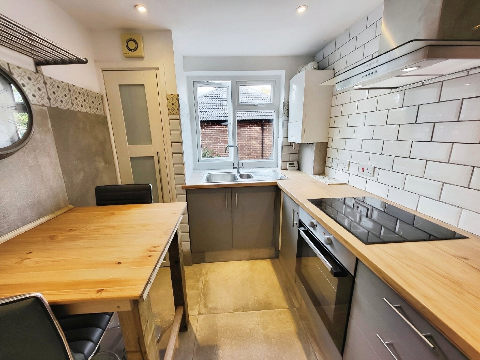 Flat Ashton Lane in Trafford