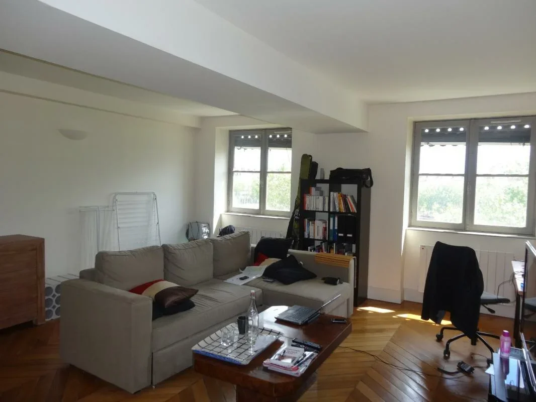 Flat Quai Jean Moulin in Lyon