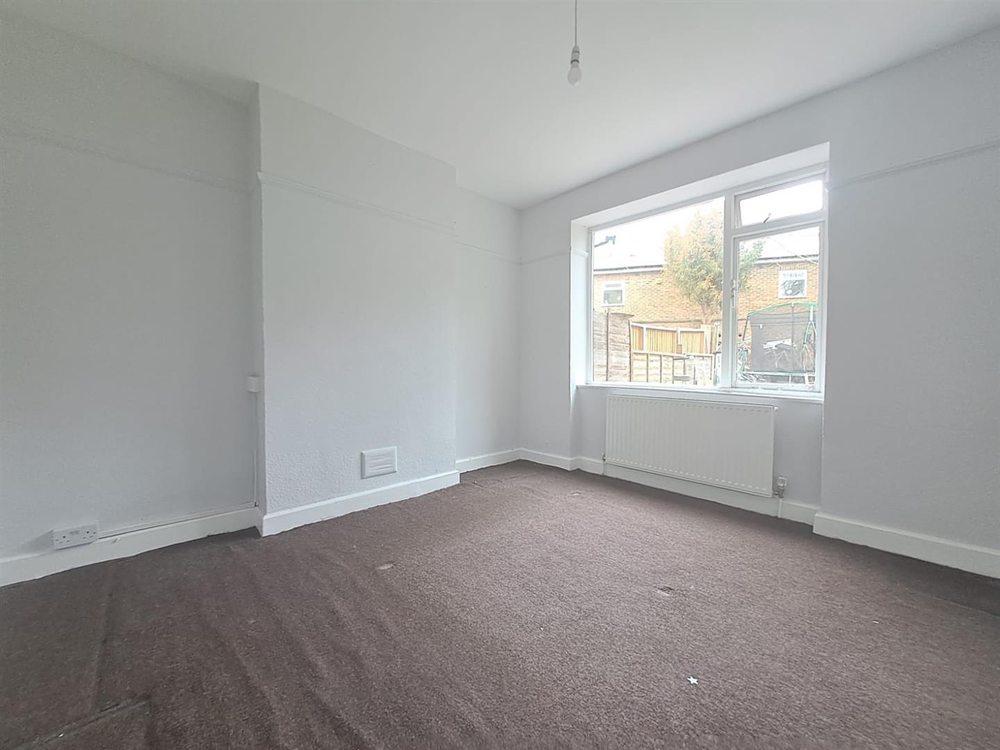 Flat Lyham Road in Greater London