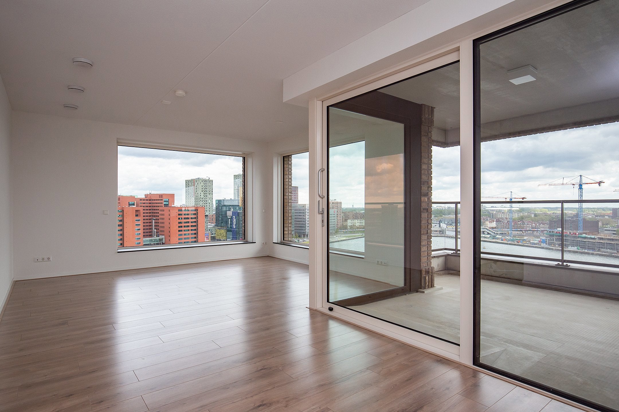 Appartement De Monchyplein 52 in Rotterdam