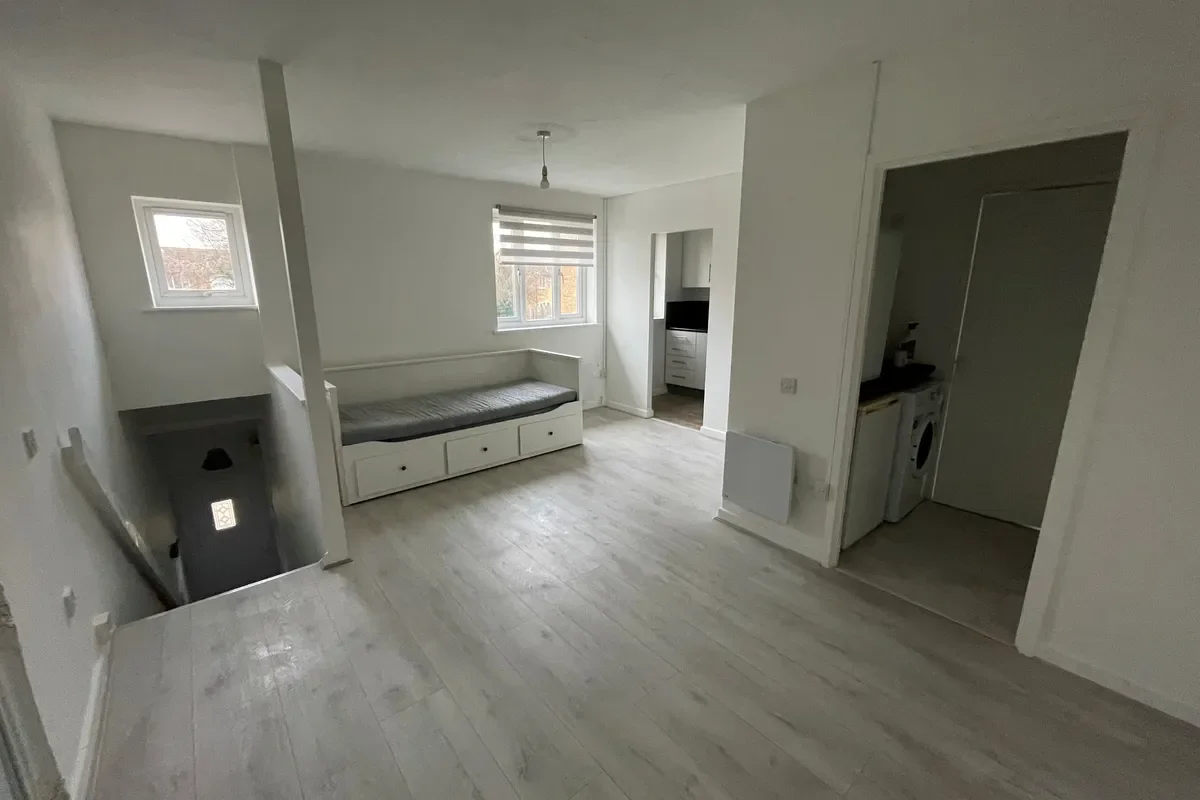 Flat Carman Close in Stratton St. Margaret