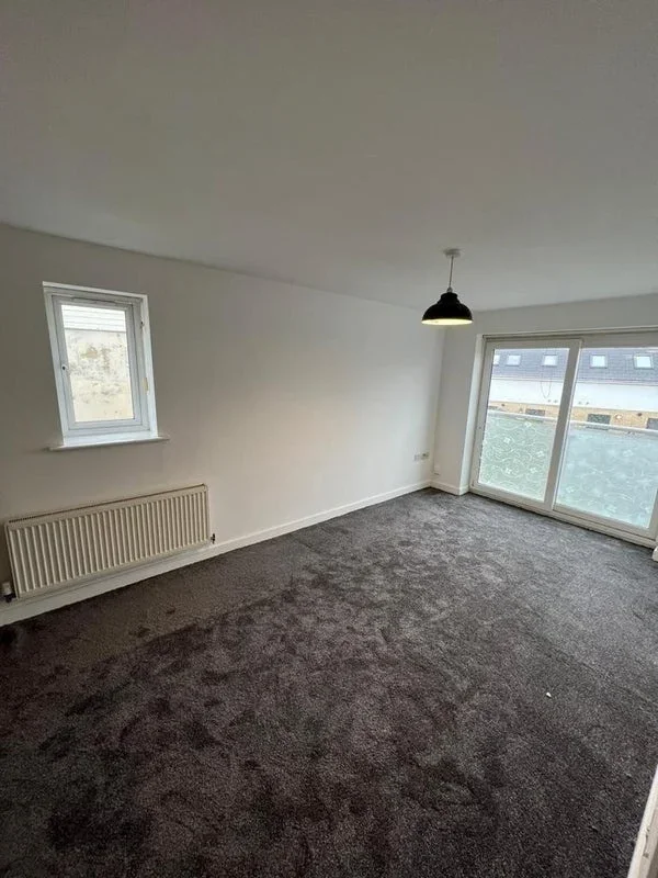 Flat Ringwood Road in Poole