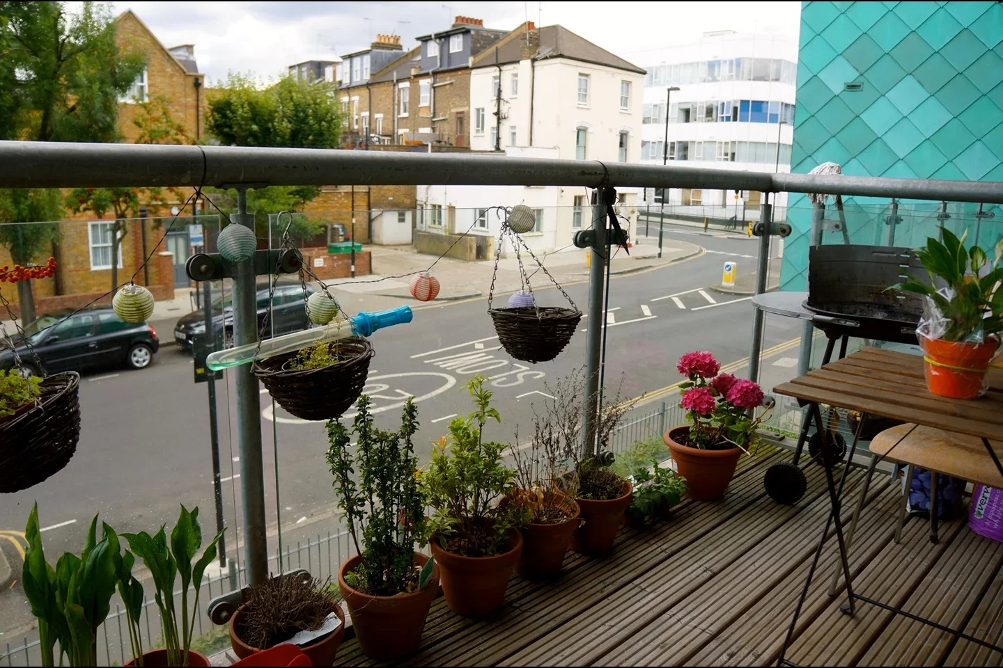 Flat Drayton Park in Greater London