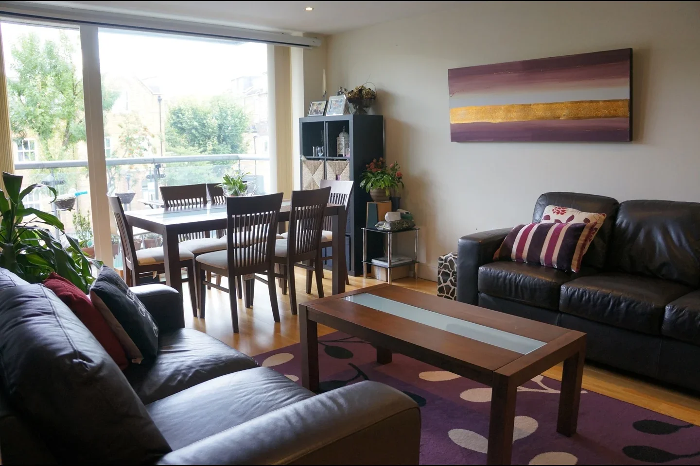 Flat Drayton Park in Greater London
