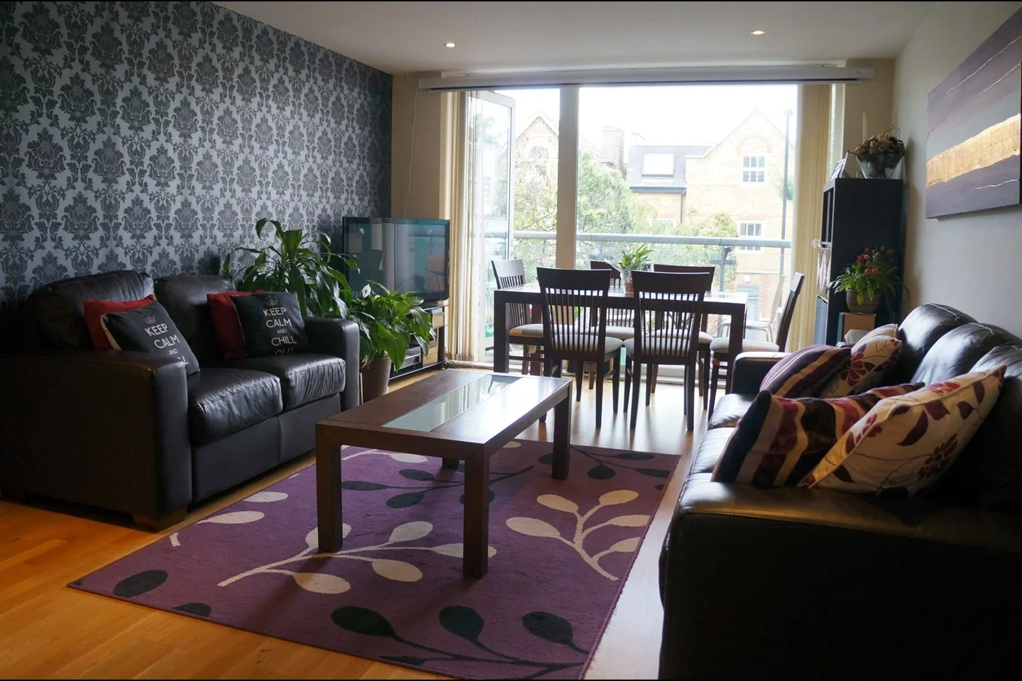 Flat Drayton Park in Greater London