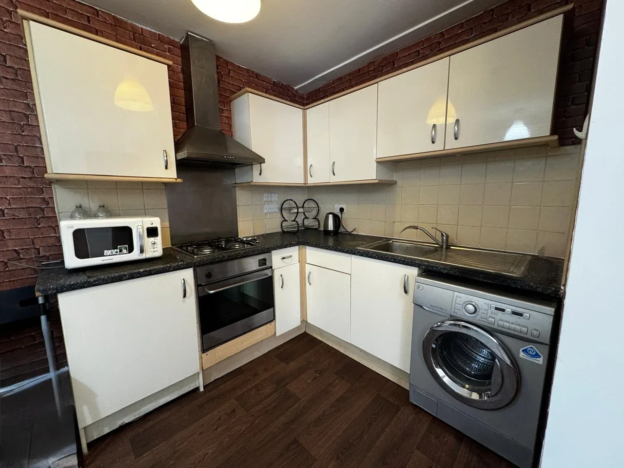 Flat Clapham Road in Greater London