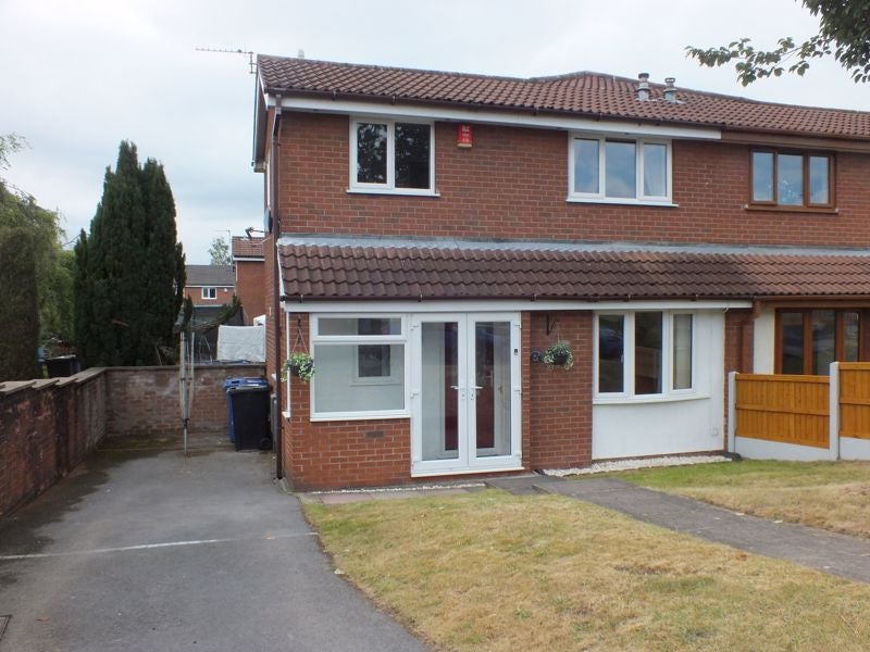House Winterside Close in Newcastle-under-Lyme