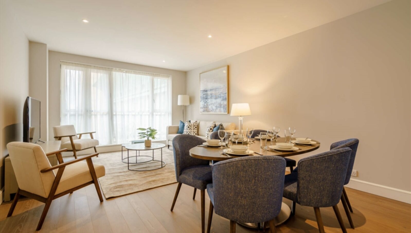 Flat Westferry Circus in Greater London