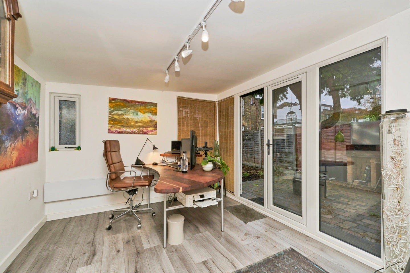 Flat Lynton Road in Greater London