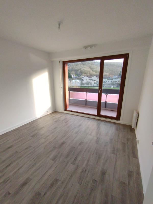 Flat Rue de la Légende in Château Regnault