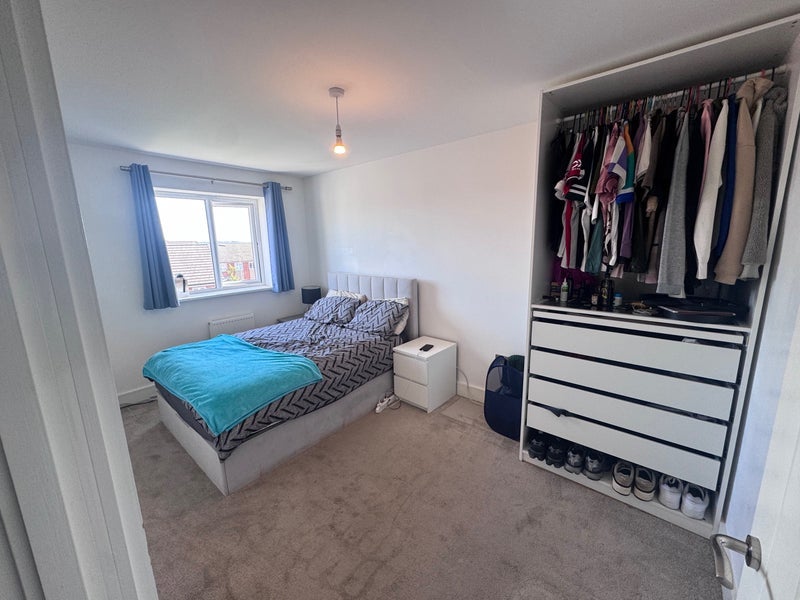 Room Avro Street in Bromsgrove