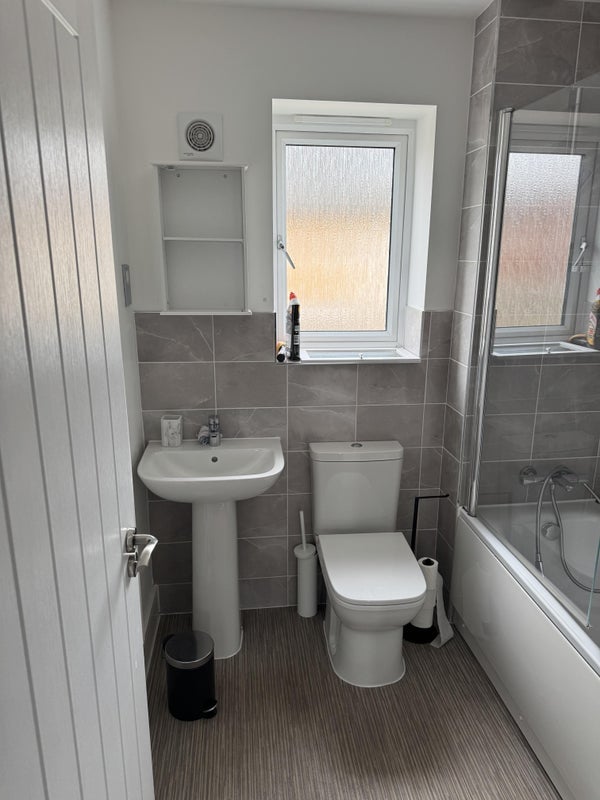 Room Avro Street in Bromsgrove