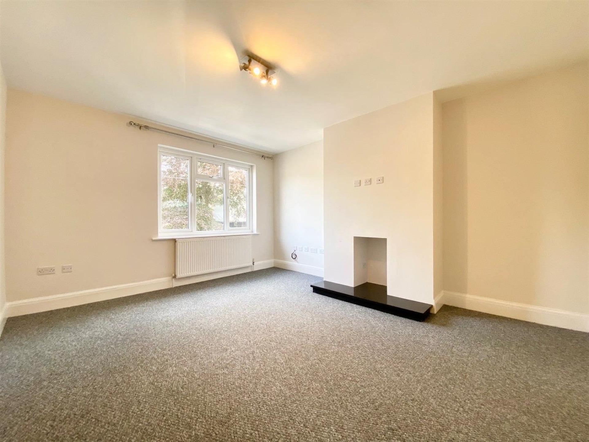 Flat Redcatch Road in Bristol