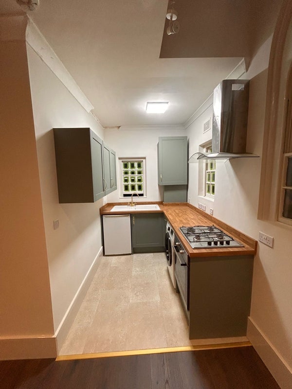Flat Kennington Lane in Greater London