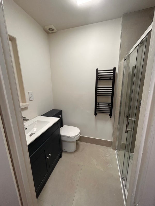Flat Kennington Lane in Greater London