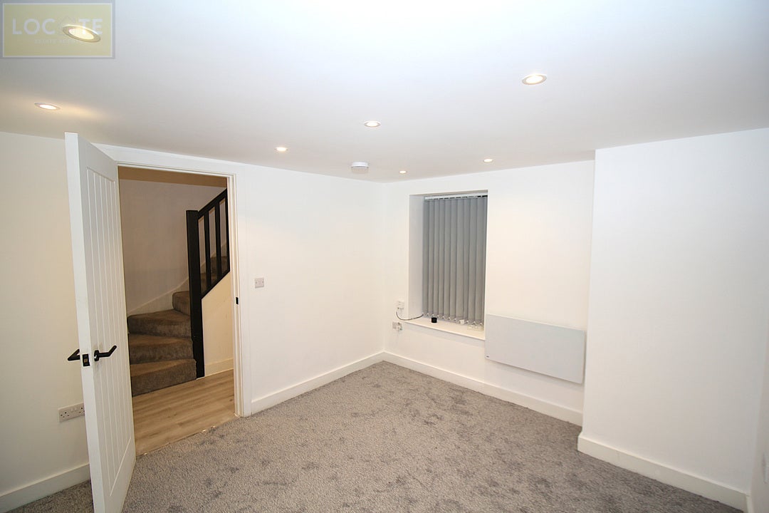 Flat Crofts Bank Road in Trafford