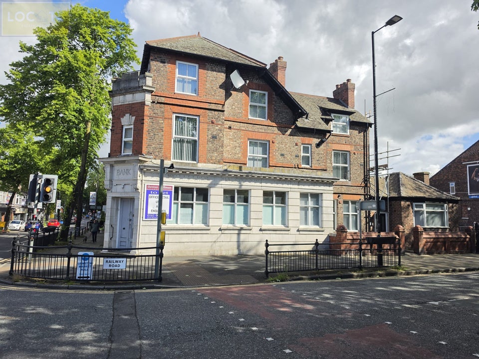 Flat Crofts Bank Road in Trafford