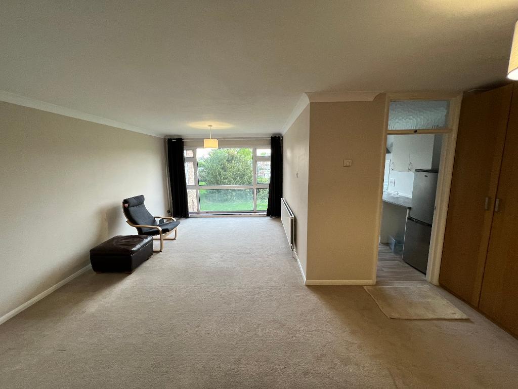 Flat Harris Close in Greater London