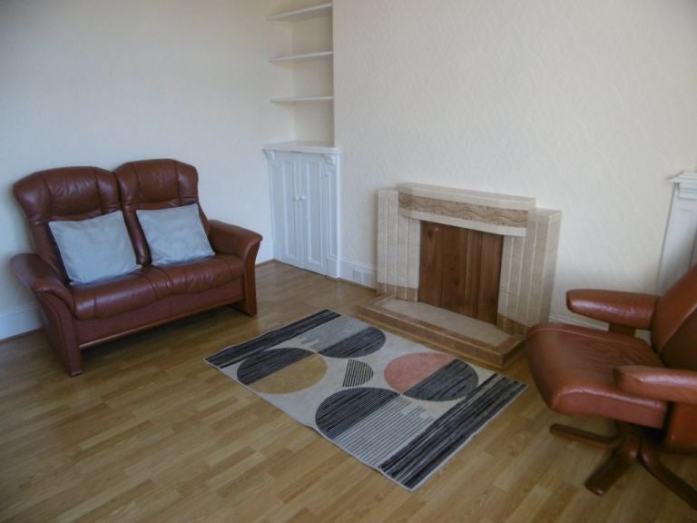 Flat Elmbank Terrace in Aberdeen City