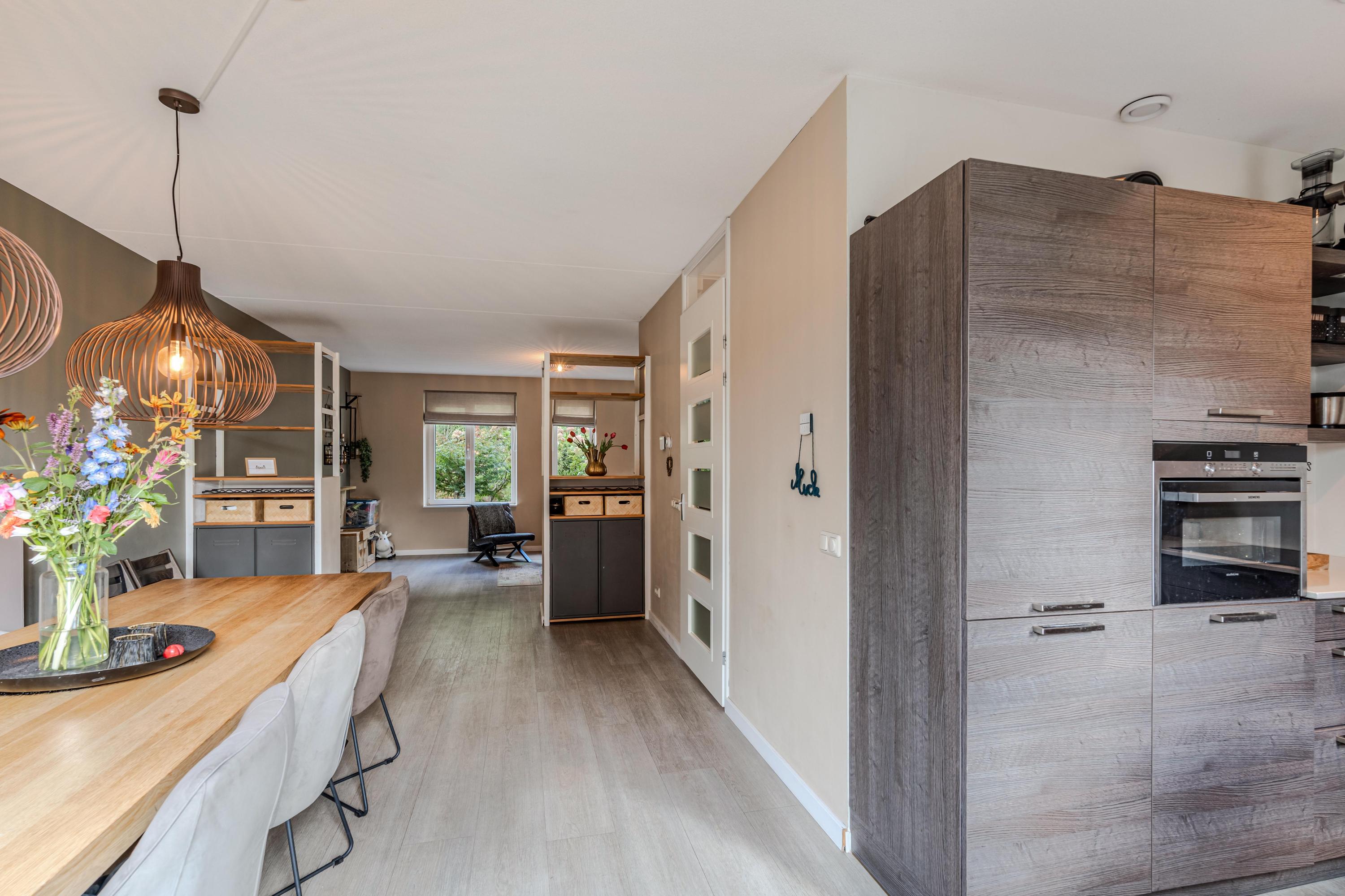Tussenwoning te koop: Divisie 25, Steenwijk