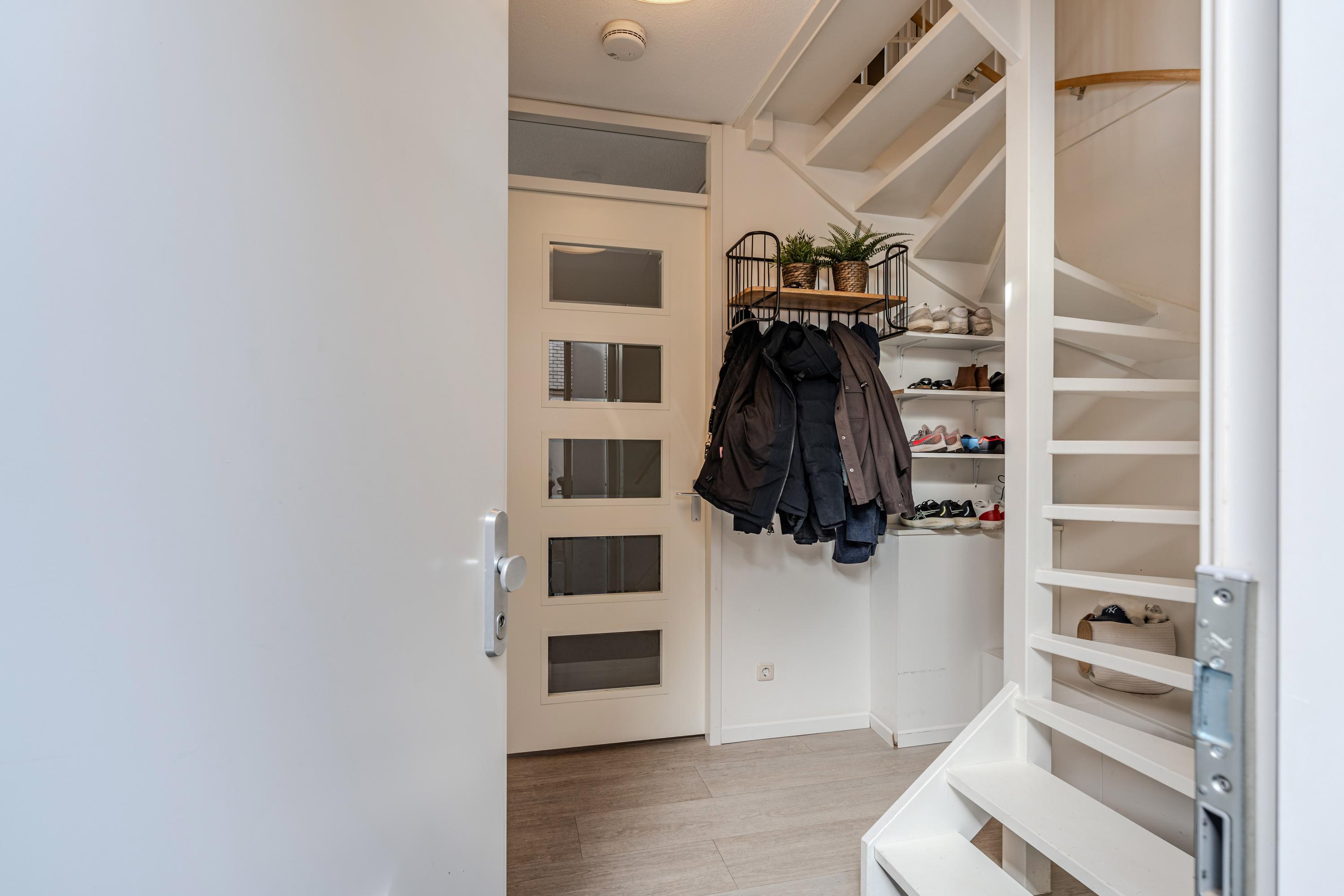 Tussenwoning te koop: Divisie 25, Steenwijk