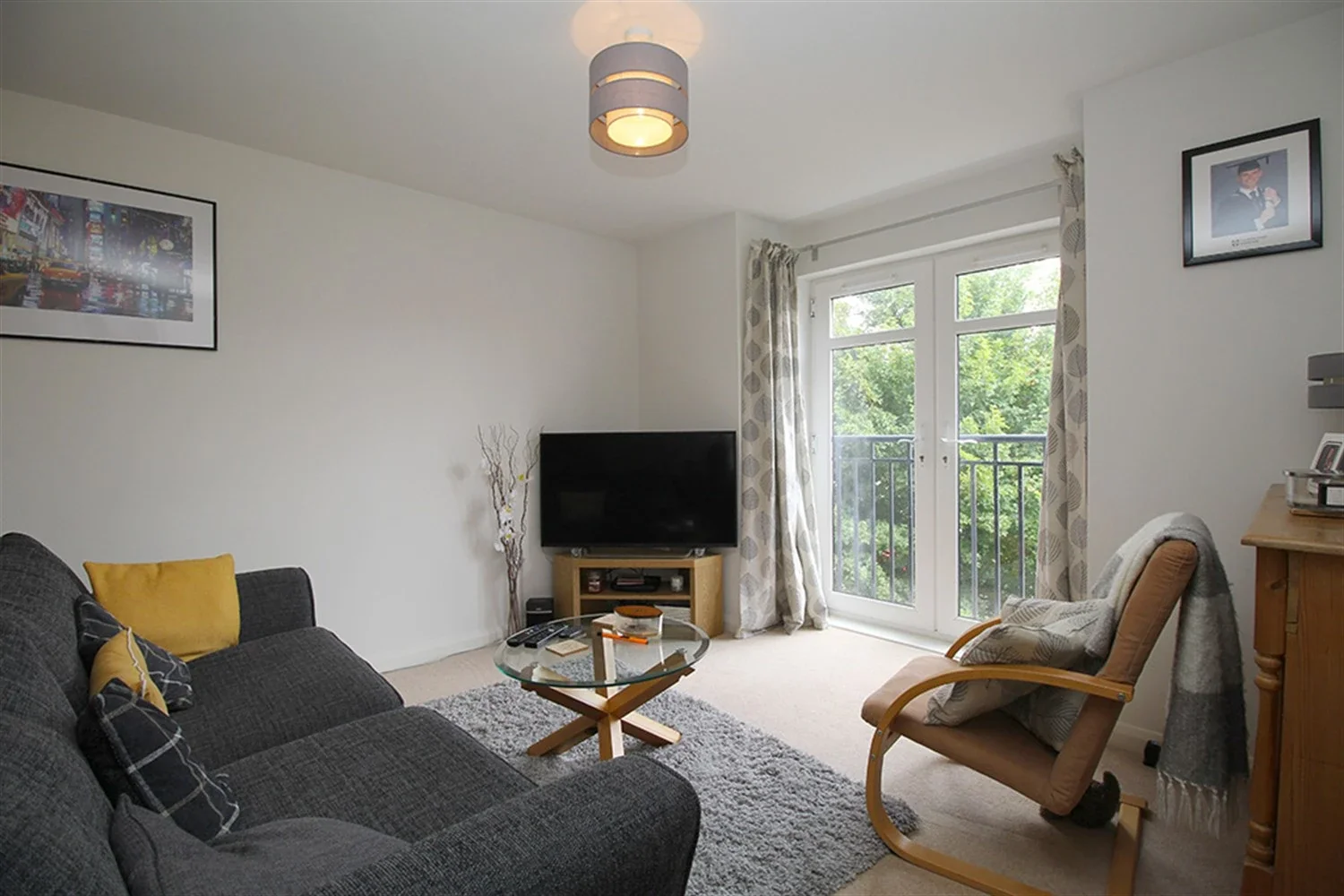Flat Racecourse Mews in Charnwood