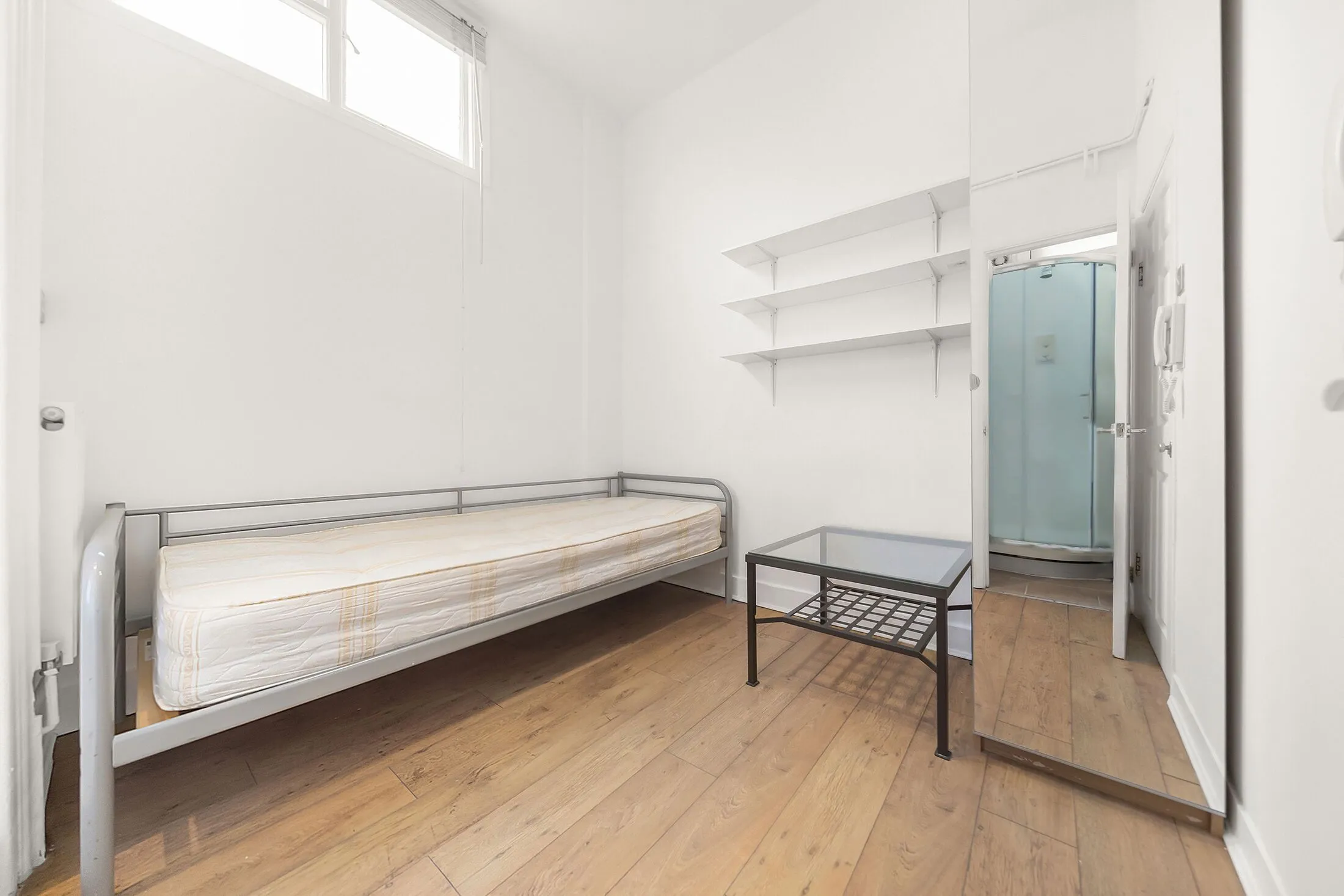 Flat Elvaston Place in Greater London