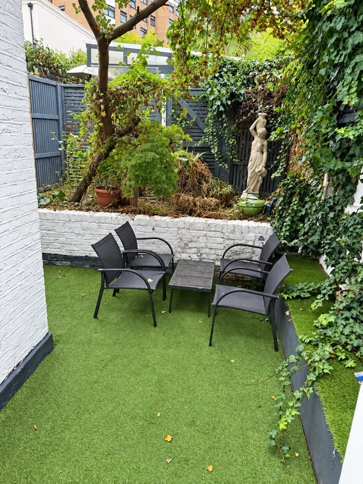 Flat Lillie Road in Greater London