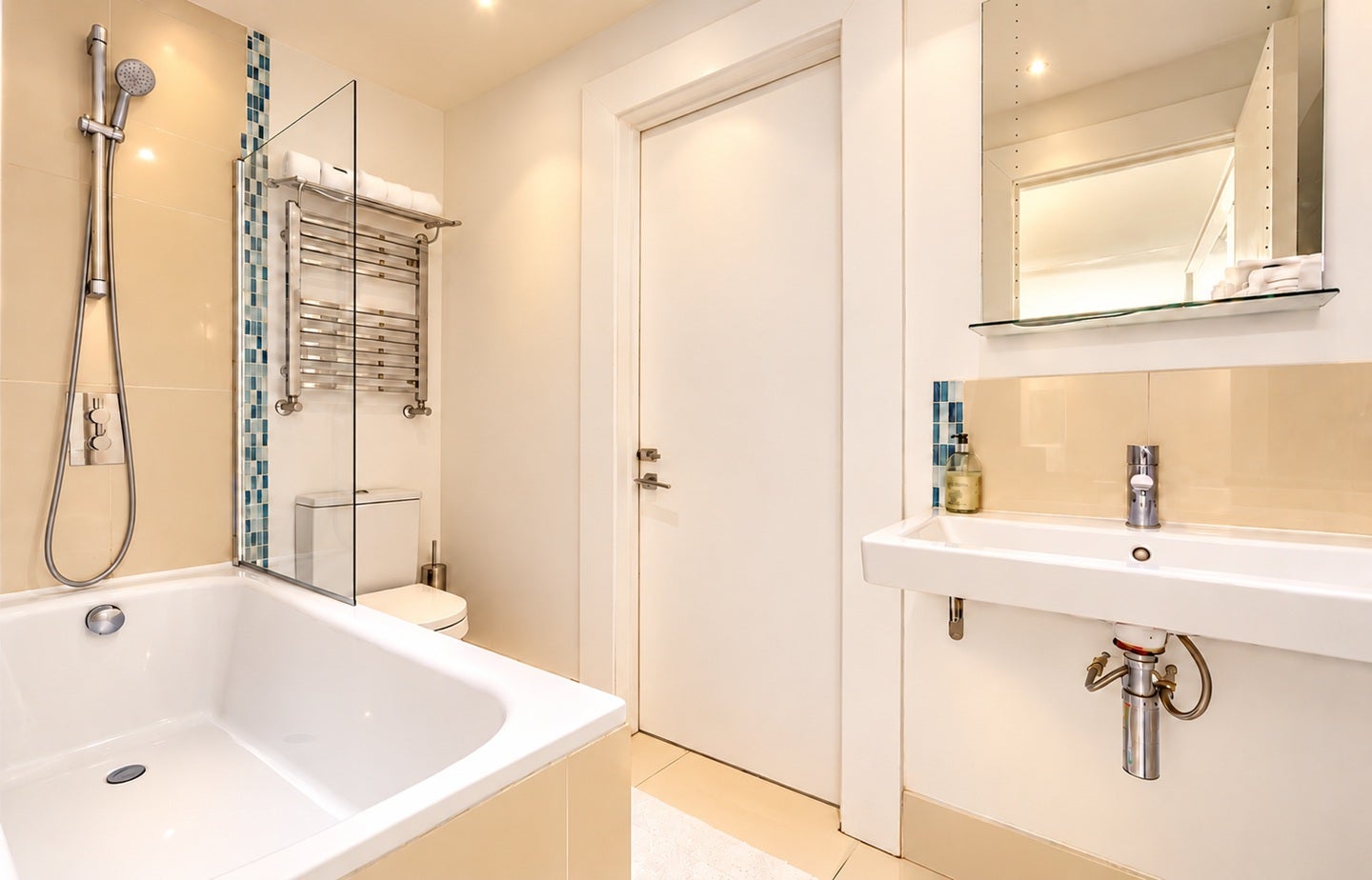 Flat Lillie Road in Greater London
