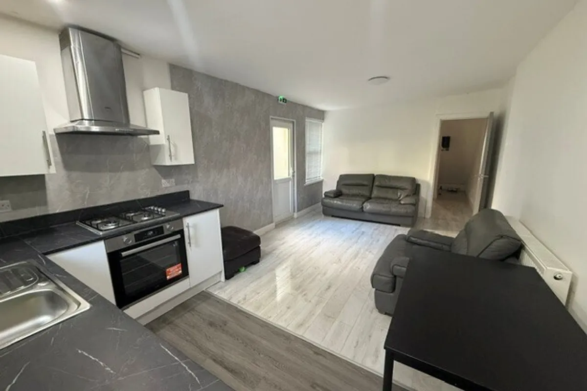 Flat Miskin Street in Cardiff