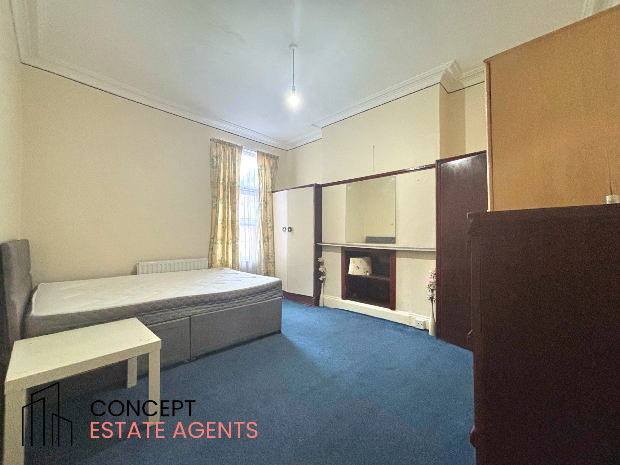 Flat Gleneagle Road in Greater London