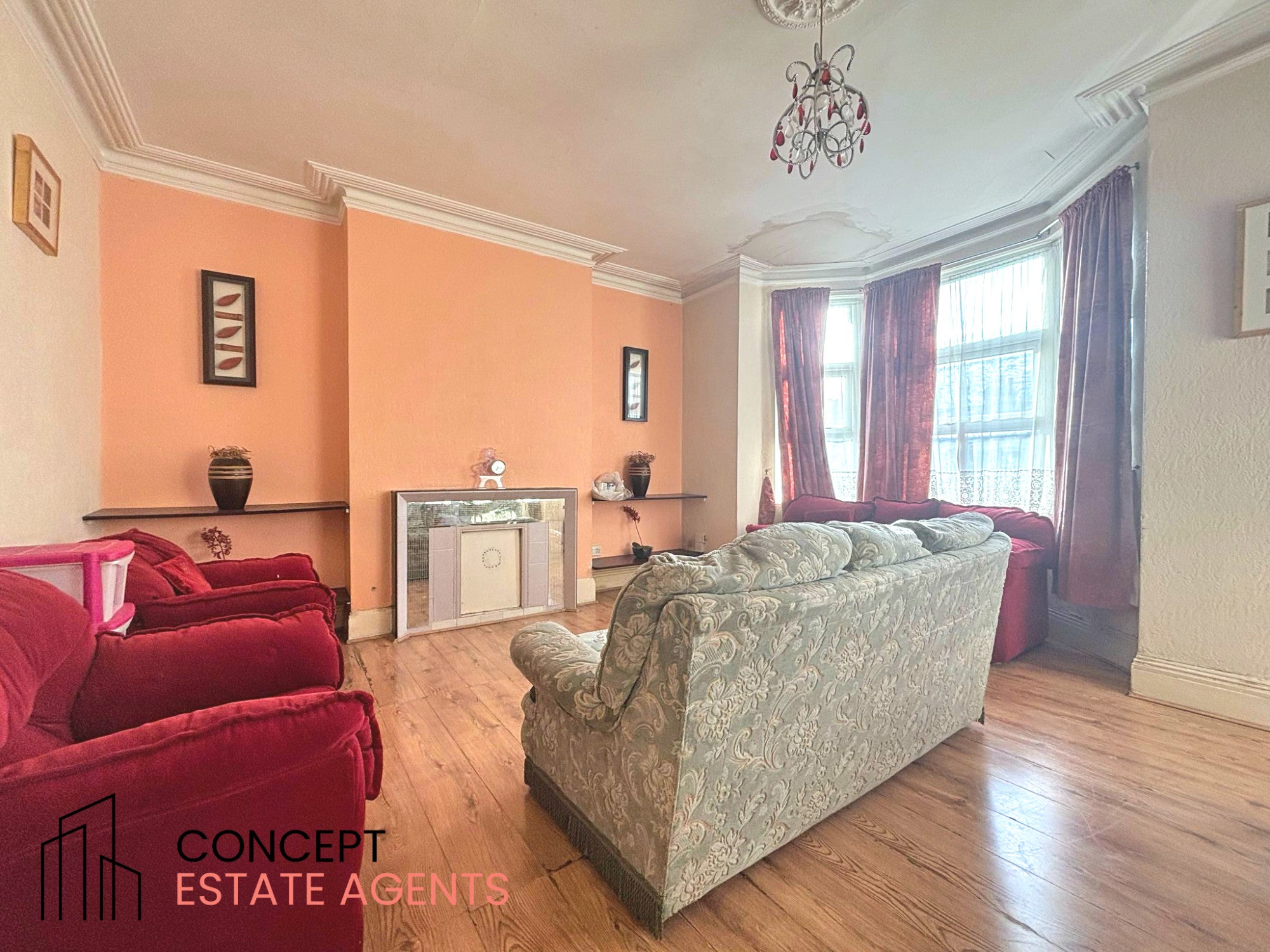 Flat Gleneagle Road in Greater London