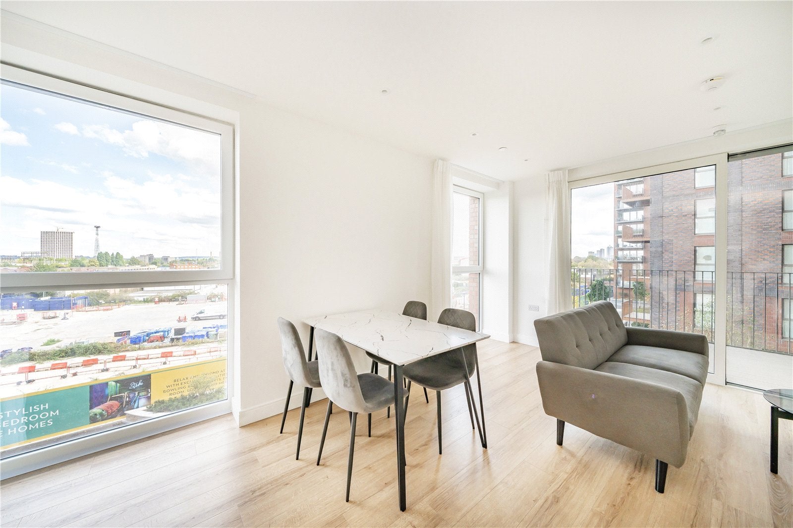 Flat Abbeydale Road in Greater London