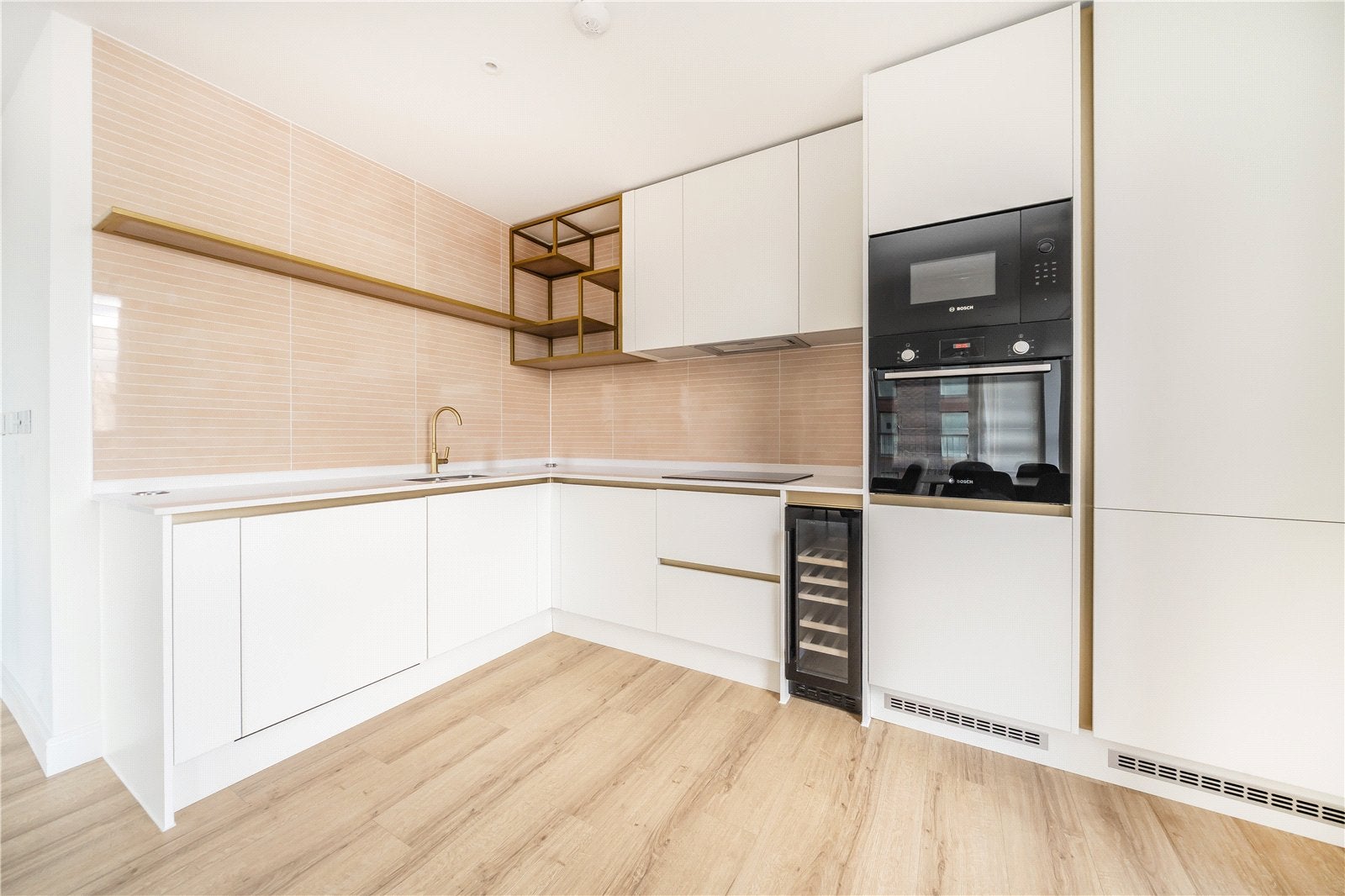 Flat Abbeydale Road in Greater London