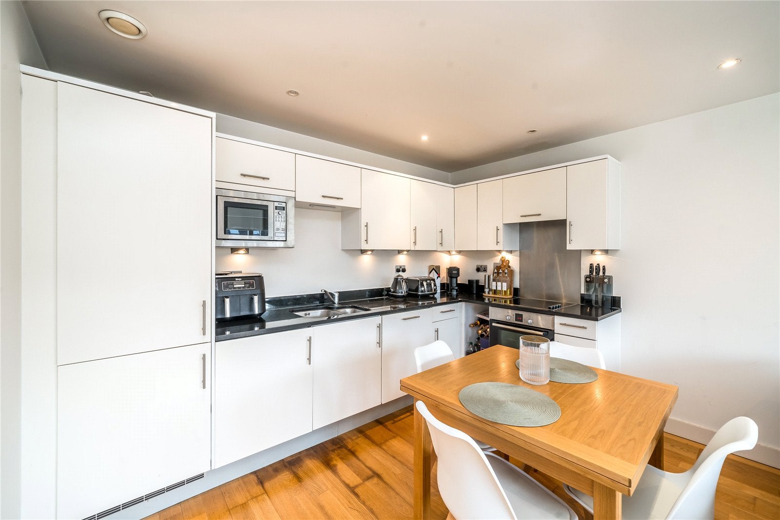Flat Clapham Common South Side in Greater London