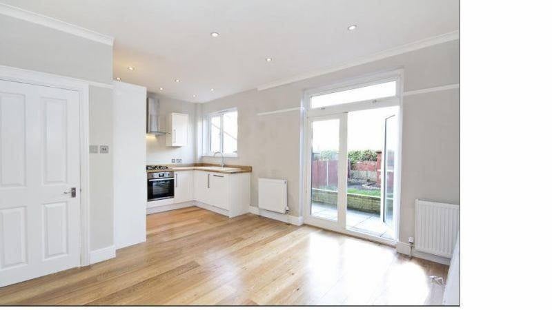 Room Abercairn Road in Greater London