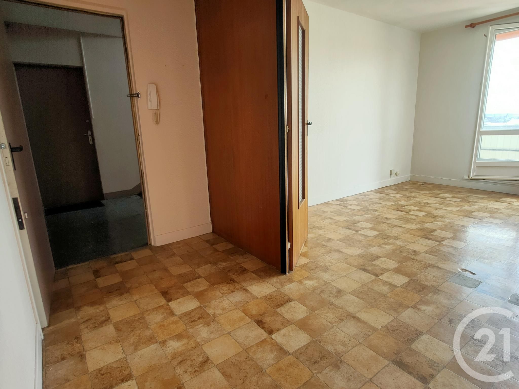 Appartement Route Nationale à Saint-Léger-des-Vignes