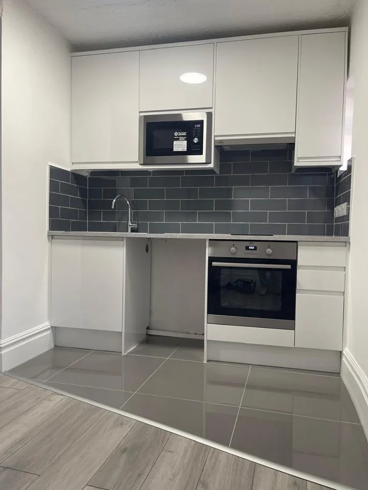 Flat Merlin Crescent in Greater London