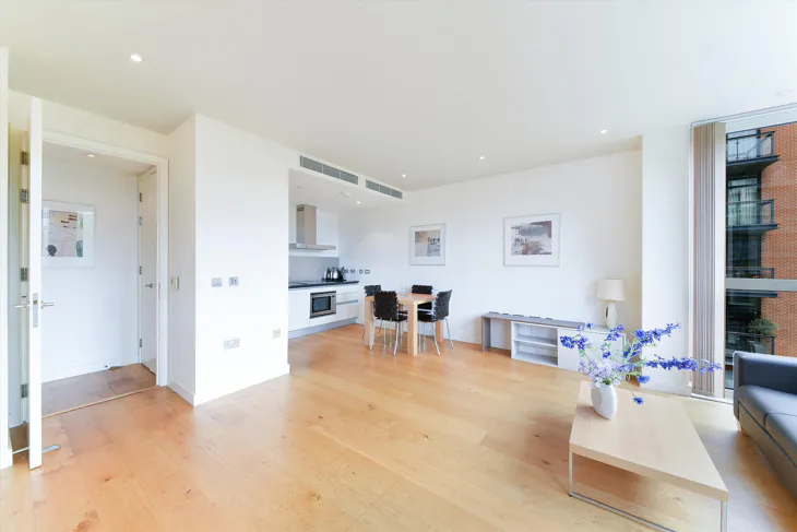 Flat Gatliff Road in City of Westminster